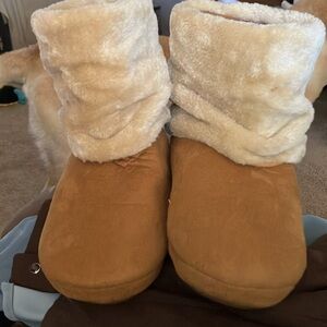 Women’s Route 66 Faux Fur Size M (7-8) Soft, Flat Sole Boots